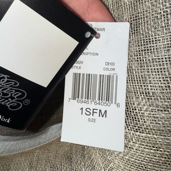 Style Suite Elegant Cream and Black Women's Hat - Picture 4 of 4